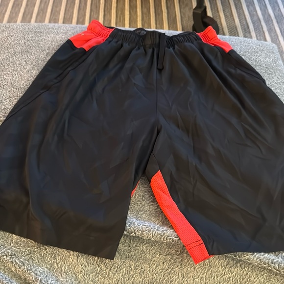 Nike short - Picture 1 of 3